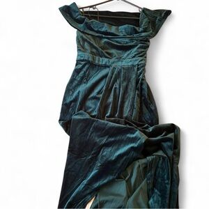 Lulus Elegant Green Velvet Off-Shoulder Dress